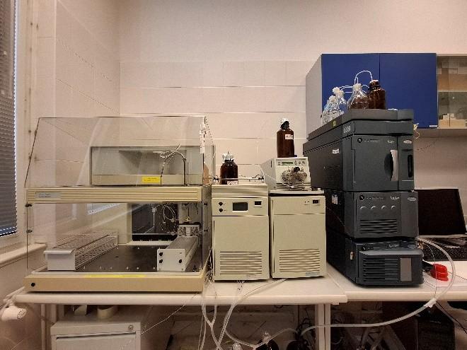  ◳ QDa s Aquity UPLC (LC-MS) nebo s autopurifikační jednotkou (jpg) → (originál)